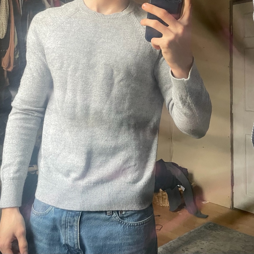 Banana Republic Men's Light Gray Crewneck Sweater